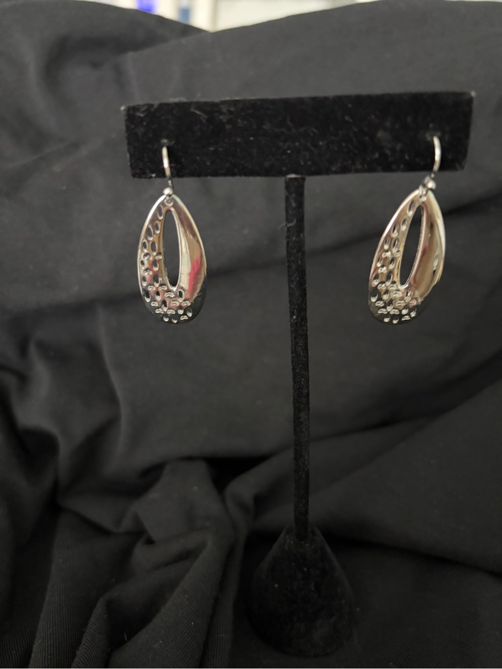 Lia Sophia “Venta” Silver-tone Open Filigree Teardrop Dangle Earrings - Picture 1 of 3